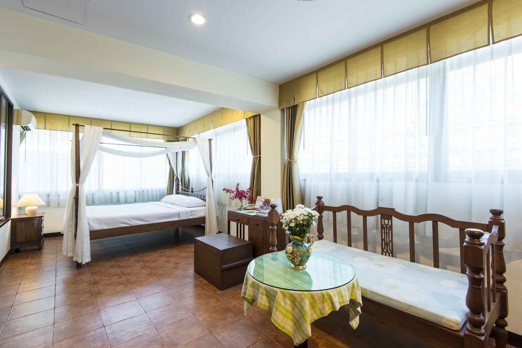 The Best Bangkok House Hotel Екстериор снимка